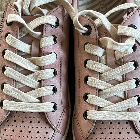 Taos Zipster Shell Pink Leather Sneakers Size 8 NWOB - Picture 3 of 9